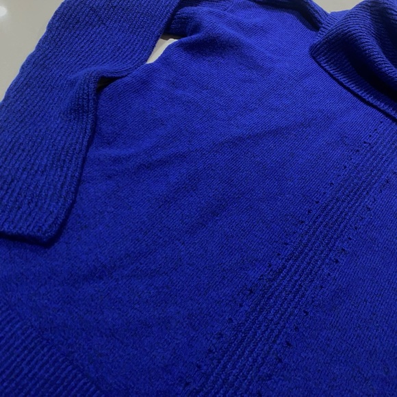 Banana Republic Cozy Cowl-Neck Sweater - Picture 3 of 9